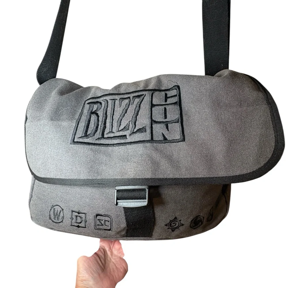 Official Blizzard Con Messenger Bag Gray with canvas shoulder or crossbody strap
